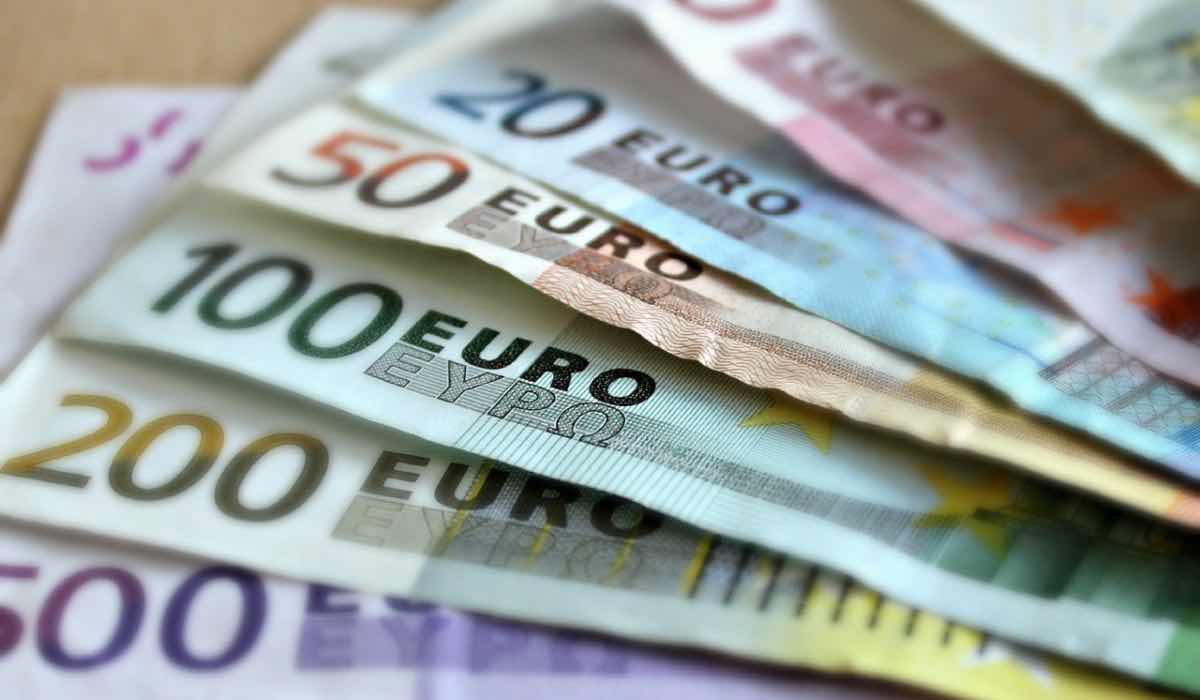 banconote euro €20 sterline euro